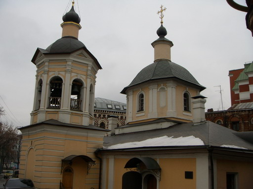 Церковь Преподобного Сергия Радонежского в окружении монастырских доходных домов