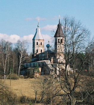Монастырь на берегу р.Киржач