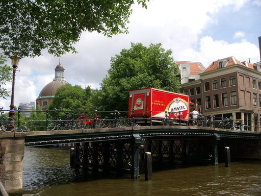 канал в Амстердаме. 