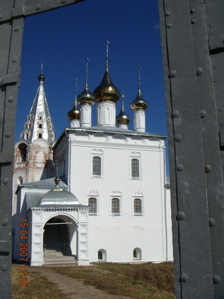 Монастырь на Пужаловой горе. С монастыря и начался городок Гороховец.
