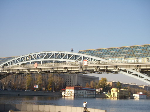 Андреевский мост (переделанный из ж/д моста постройки 1907г.  и пересенный в 1999 г. )